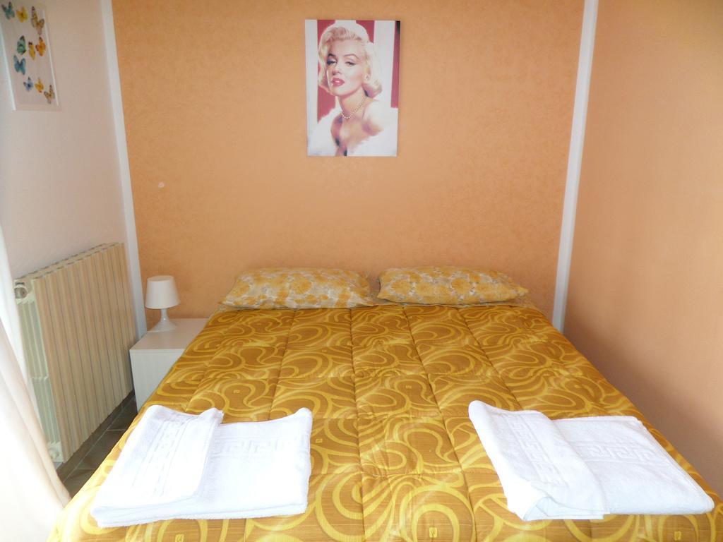 B&B Villino Lory Marino Szoba fotó